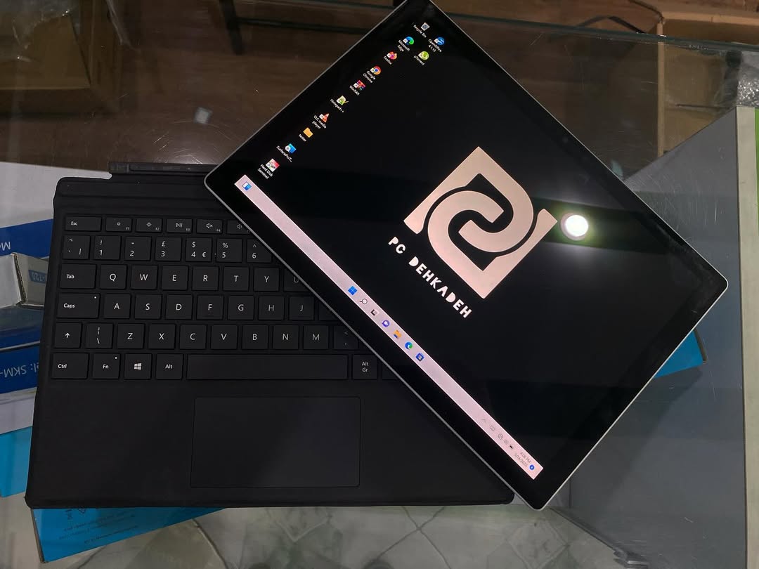 لپ تاپ سرفیس پرو ۷ CPU: i5 RAM: ۸ Storage: ۲۵۶GB SSD Display: ۱۲ اینچ